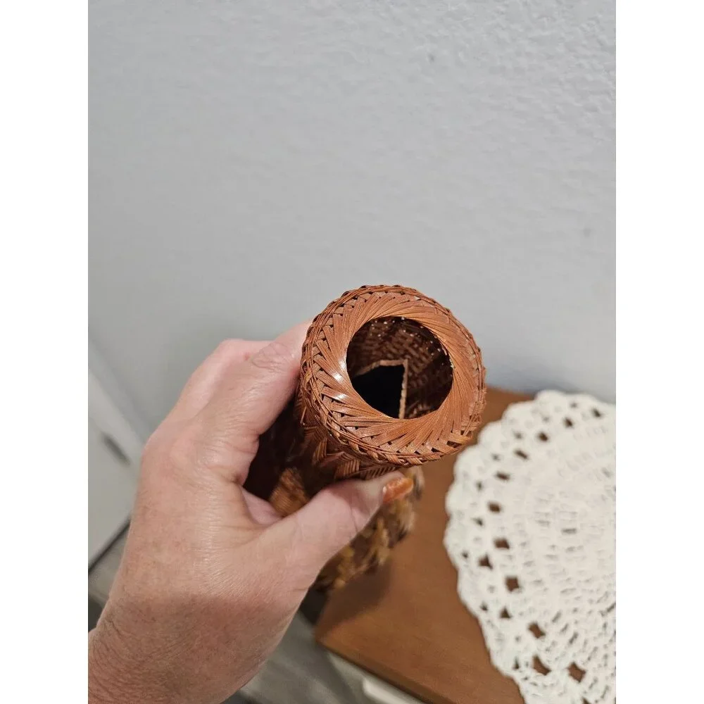Wicker Single Stem Vase/Glass Vase‎ Inside - SEE DESCRIPTION